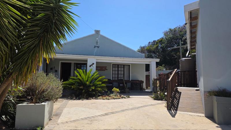 5 Bedroom Property for Sale in Albertinia Western Cape